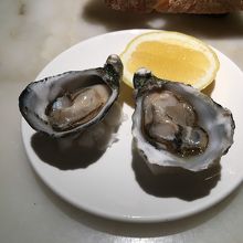 Pacific Oyster：9$