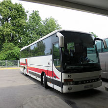 大型バスでは、預け荷物のスペースがあります