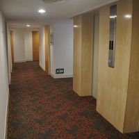 廊下も幅広くゆったりした造りだ