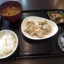 台湾水餃子セット（6個)　500円＋税です。