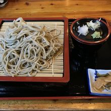 〆の手打ちそば。さすが信州、とても美味しく、そば湯も出てきた