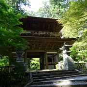 山の中でも歴史のあるお寺