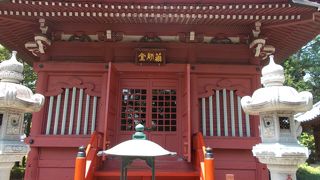 浅草寺の境内にあります。