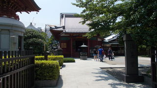 浅草寺の境内にあります。