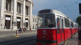 勝手に走る路線を変えることがある。要人が来ているときは注意。