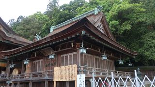 奥宮への入口横