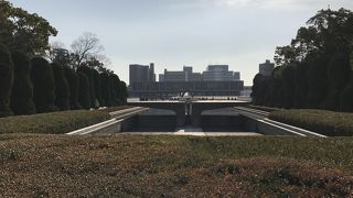 戦争遺産：原爆死没者慰霊碑