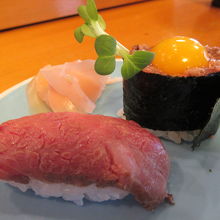 前沢炙り牛にぎりと軍艦