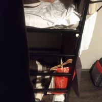 常時照明ついてます。固定された遮光カーテン付