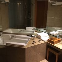 ベイスンは透明でキレイにメインテナンスされています