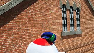 川崎駅西口の複合施設。