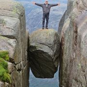 それでも、あなたは立ちますか？／恐怖の絶景球体Kjerag Bolten（シェラーグボルテン）