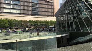 明るく開放的な雰囲気