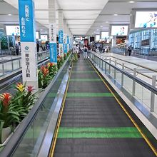 駅から出発フロアへ