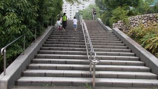 港区赤坂の公園の一つです。