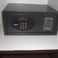 入口の左側には、セーフティーボックスがあります。安心できます