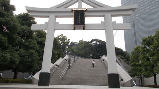 江戸城の鎮守の神社です。