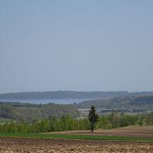 電線が入らぬよう網走湖を撮影