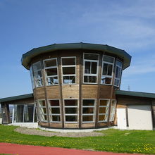 朝早かったためか展望塔には入れず