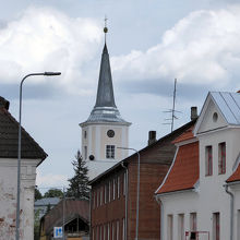 聖ヨハネ教会はヴァルガの町の中心部にあります