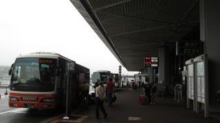 最初に第２ターミナルに停車