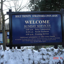 ホーリートリニティ教会の看板