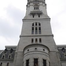 中庭から見上げた塔