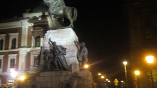 結構凝った造りの像だと思いました