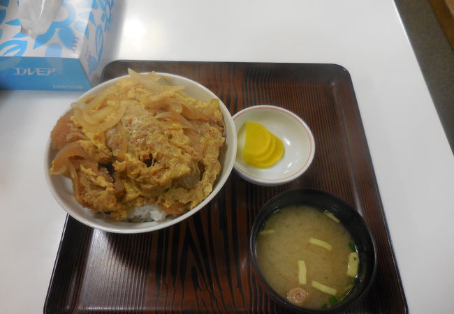 たぬきや食堂