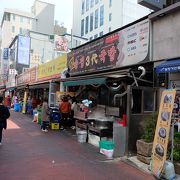 デジクッパ通りにある地元民に人気のお店