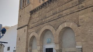 スリー ドアーズ モスク