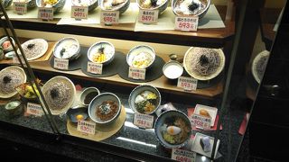 八重地下でサクッとお蕎麦