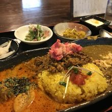 カレー3種の全部盛り