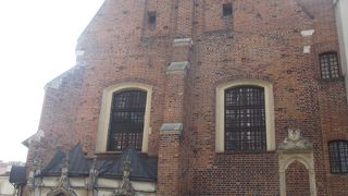 歴史を感じさせる外観は味わいがあると思いました