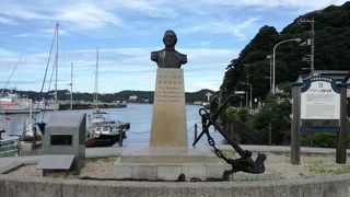 ペリー提督の胸像