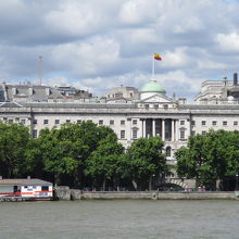 テムズ川と合います