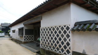 国の重要文化財に指定されているのよぉー