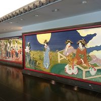 鏝絵みたいだけど、一枚板の彫刻に泥絵具で着色してある