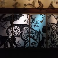 頂上の間：切り絵作家 早川鉄兵「伊吹の森」