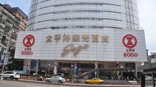 おしゃれな街、敦化路へ行くときの最寄り駅。ＳＯＧＯや東区地下商店街に近い