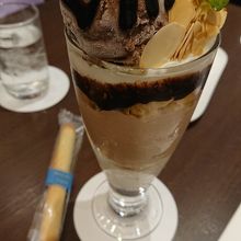 チョコレートパフェ