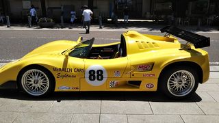 高級な車が止まっているのを見かけます