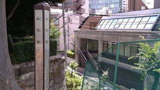 この近辺の伝統的側面と、モダンな側面を、同時に味わうのが最高