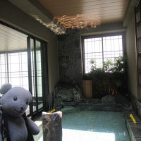 女性用大浴場の露天風（営業時間外にホテルの人立ち合いで撮影）