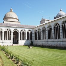 キリストが十字架に掛けられた丘 ゴルゴダの丘の土が ここに