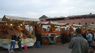 ジャマエルフナ広場