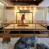 モダンな風呂に、昭和の部屋