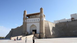 内部は博物館です。