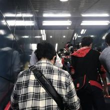 結構混んでいます。