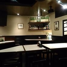 日本酒がたくさんあります。